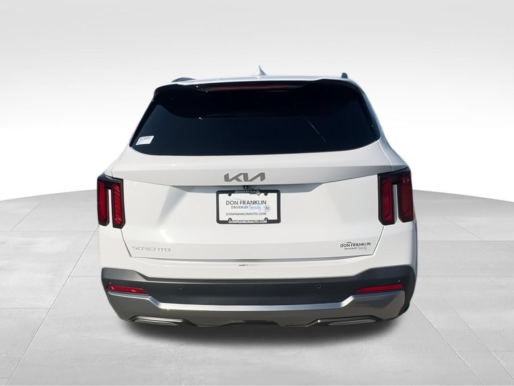Used 2024 Kia Sorento S FWD image 7