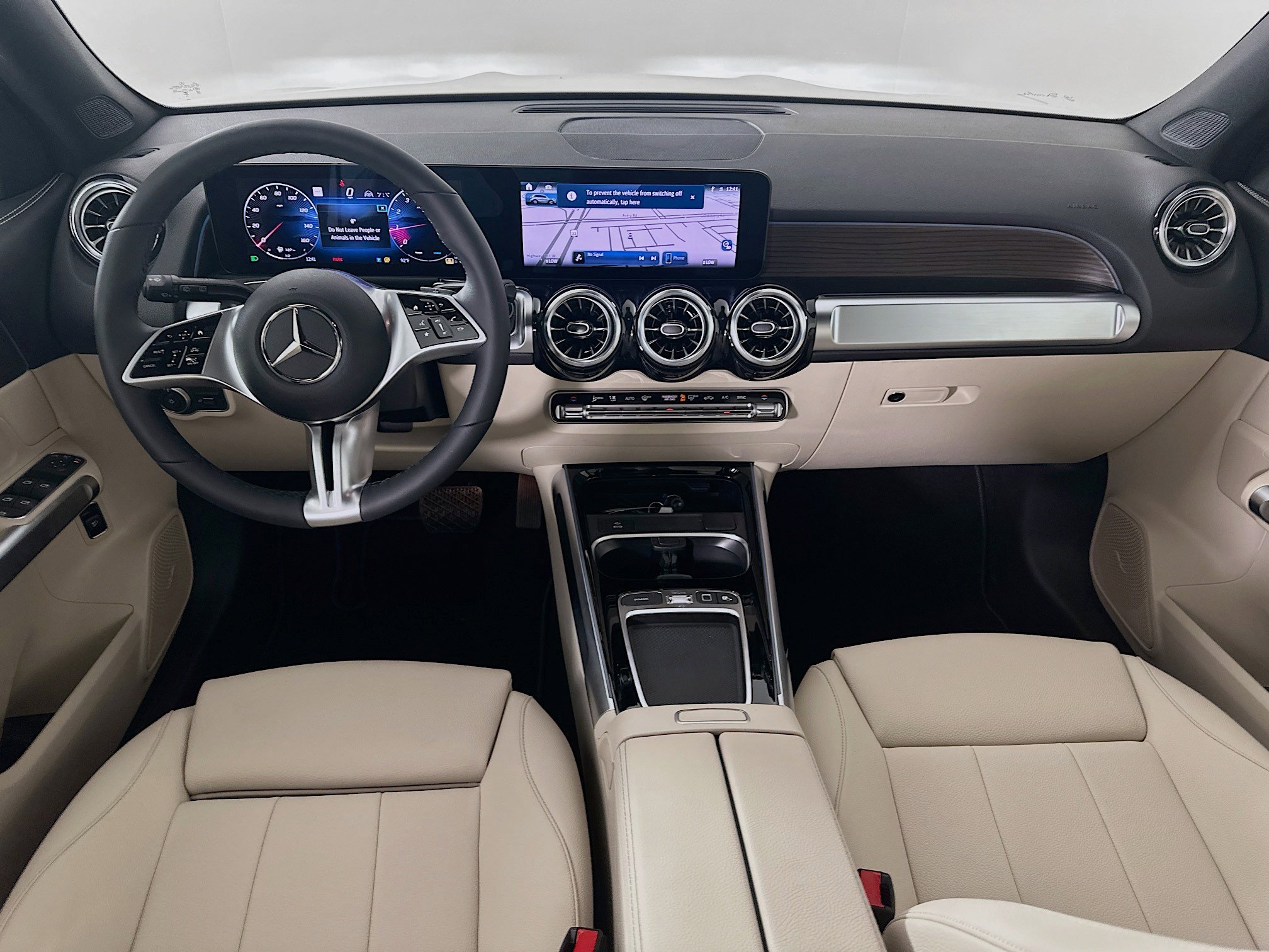 Certified 2025 Mercedes-Benz GLB 250 4MATIC image 28