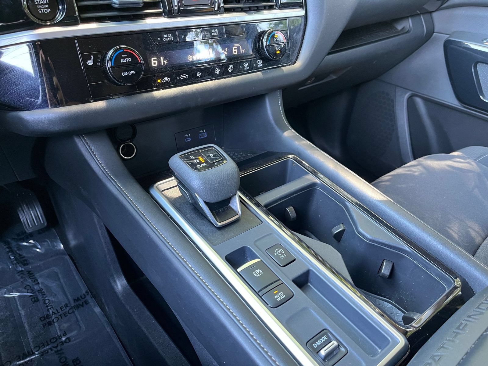Used 2025 Nissan Pathfinder SV FWD image 44
