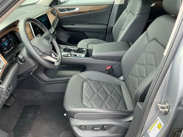 Used 2025 Volkswagen Atlas SE image 12