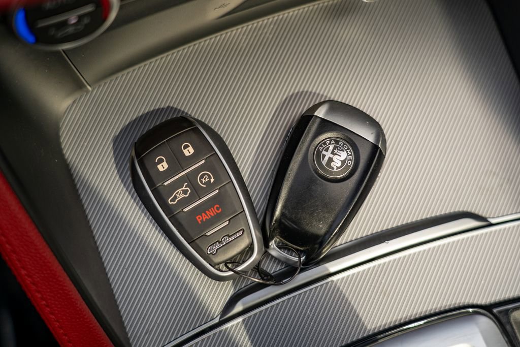 Used 2021 Alfa Romeo Stelvio Ti Sport image 30