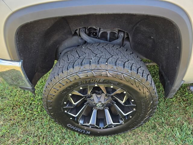 Used 2023 Chevrolet Silverado 2500 LT AWD/4WD image 19