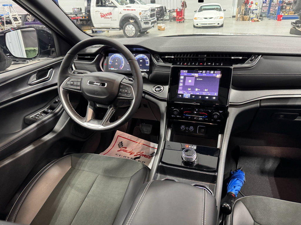 New 2025 Jeep Grand Cherokee L Altitude image 15