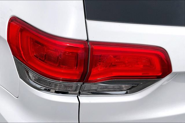 Used 2018 Jeep Grand Cherokee Limited image 28