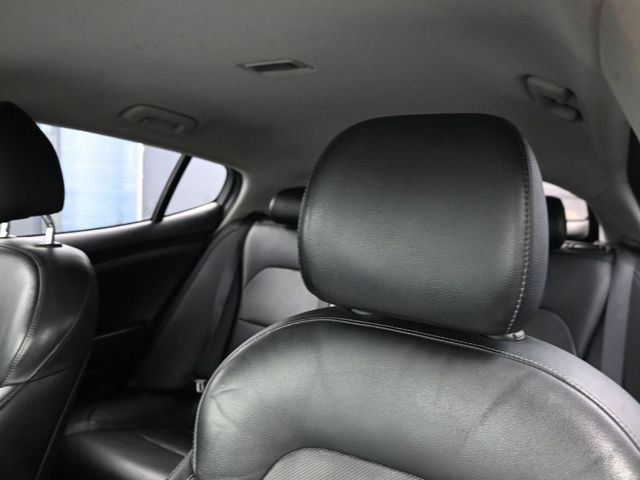 Used 2019 Kia Stinger RWD image 12