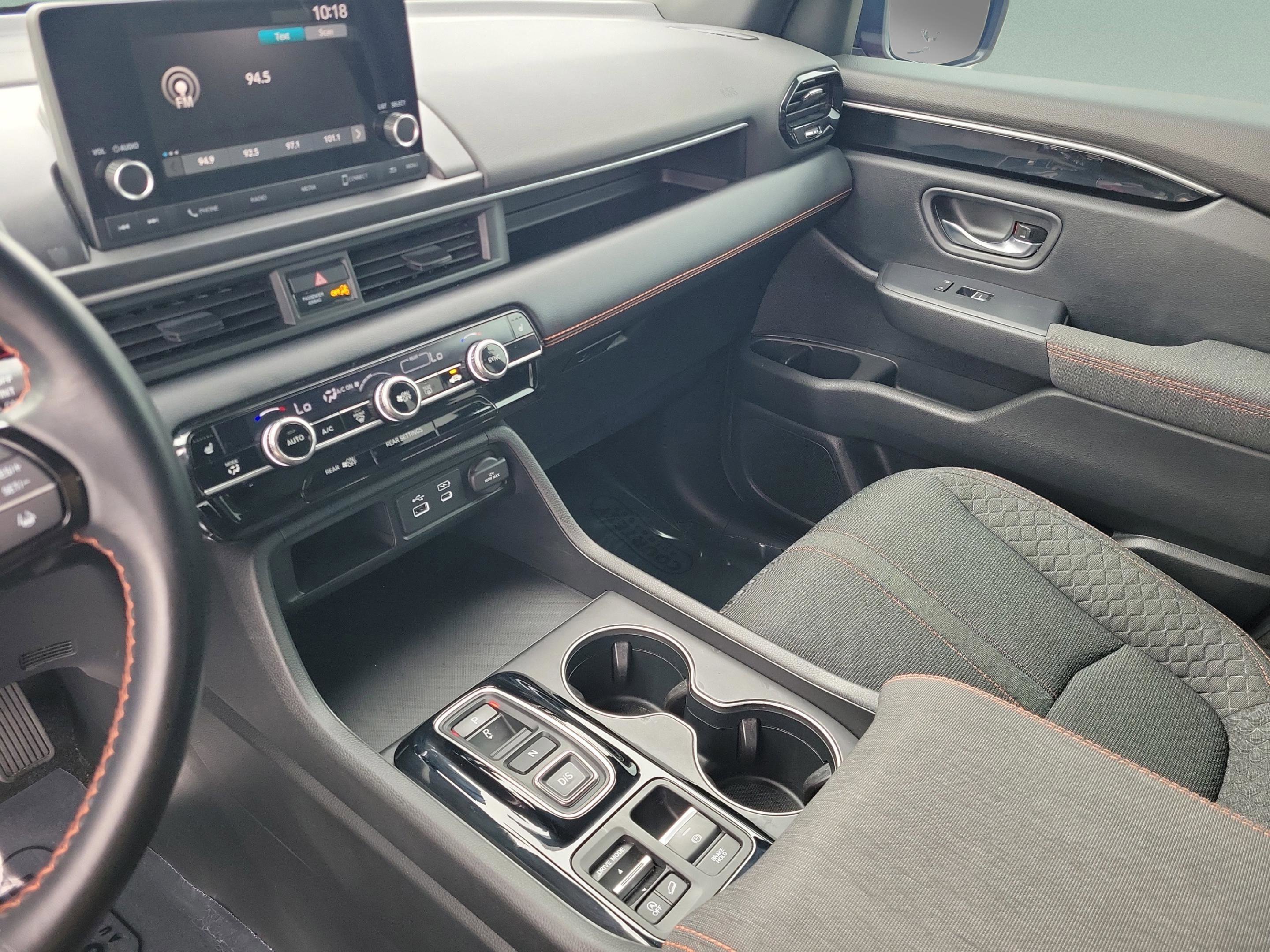 Used 2023 Honda Pilot Sport image 25