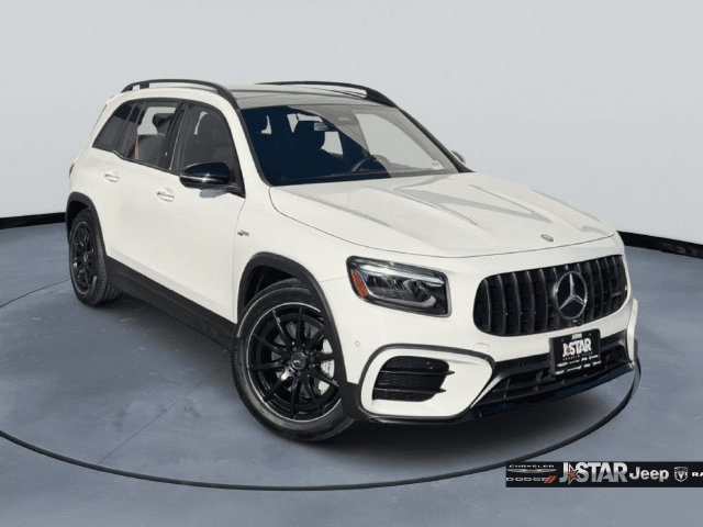 Used 2026 Mercedes-Benz GLB 35 AMG 4MATIC image 3