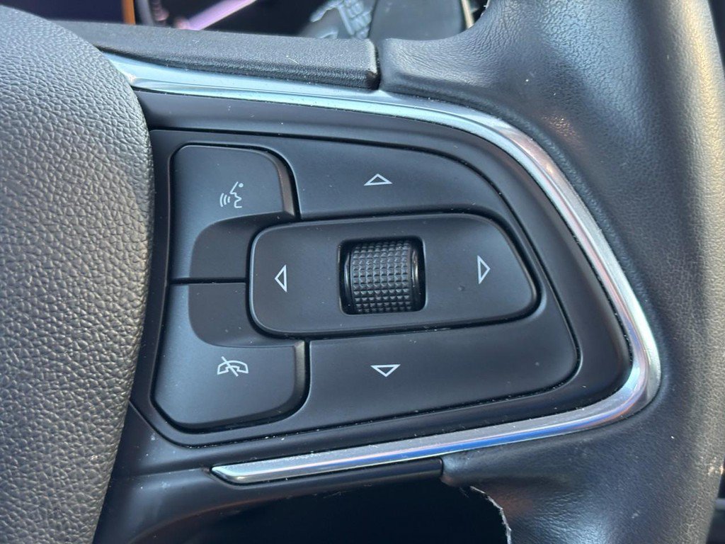 Used 2023 Buick Envision Essence w/ Sport Touring Package AWD/4WD image 18