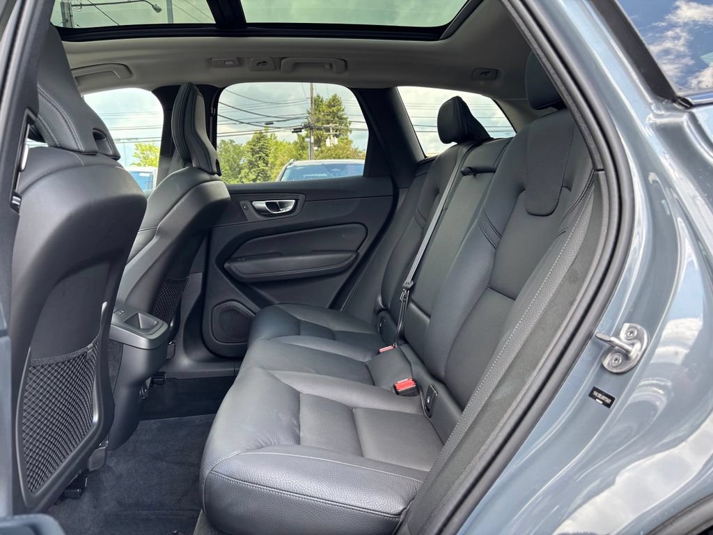 Certified 2024 Volvo XC60 B5 Plus w/ Protection Package Premier AWD/4WD image 21