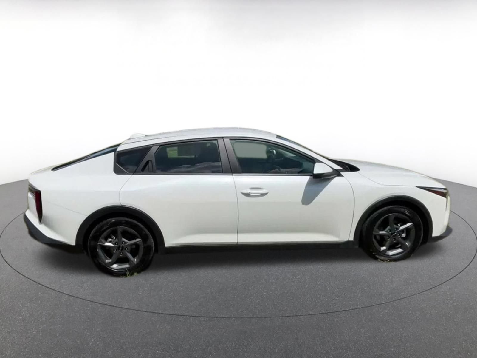 Used 2025 Kia K4 FWD image 15