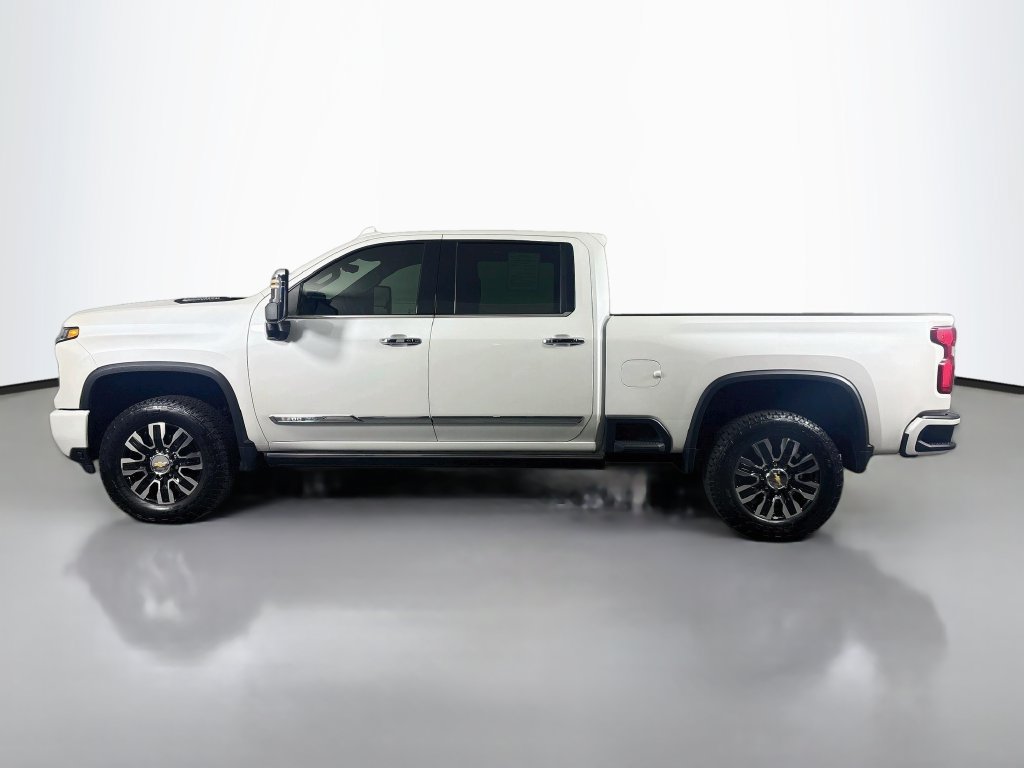 Certified 2024 Chevrolet Silverado 3500 High Country w/ Technology Package AWD/4WD image 4