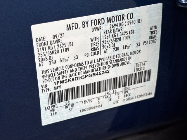 Used 2023 Ford Explorer XLT w/ Equipment Group 202A AWD/4WD image 32
