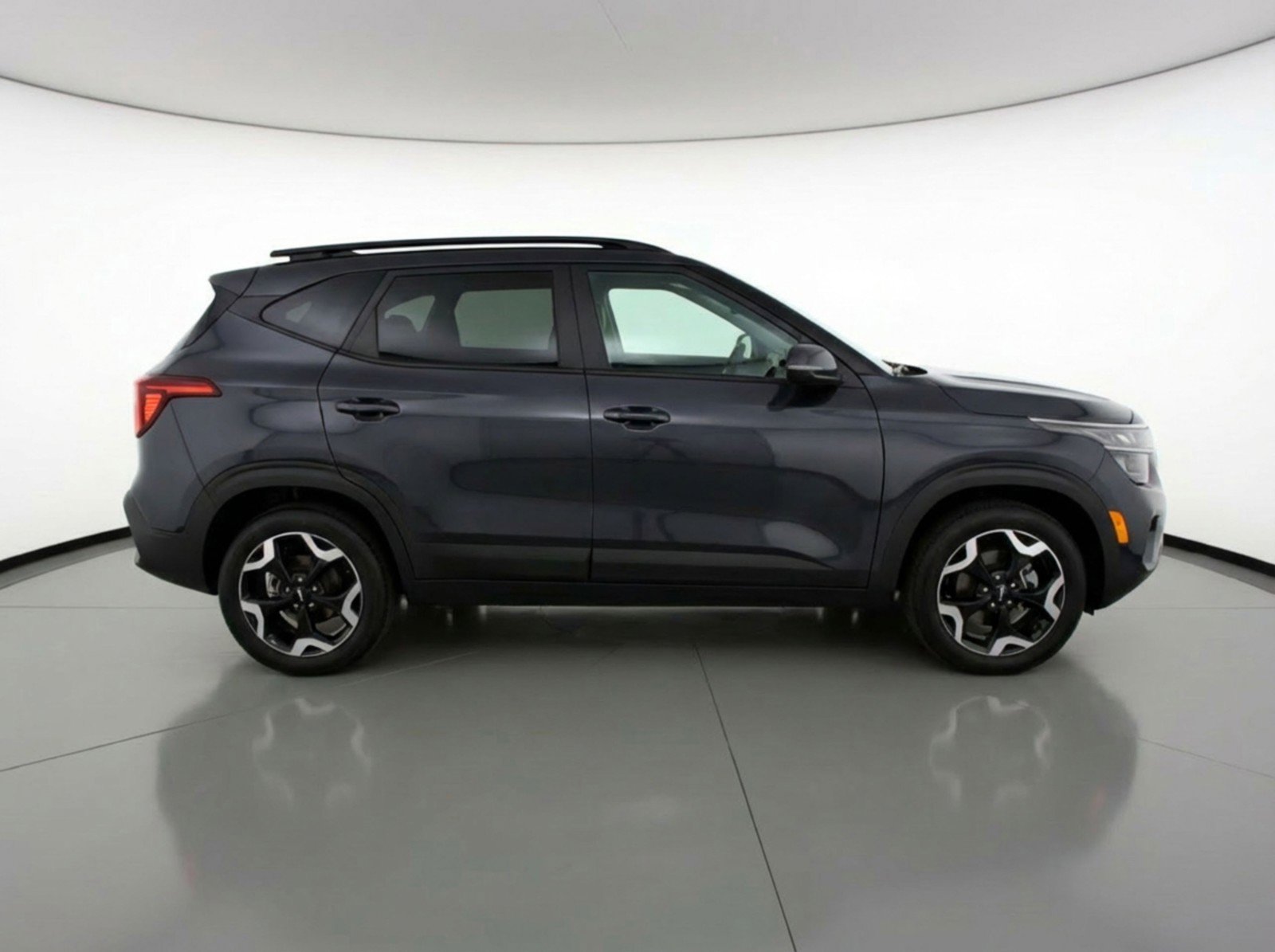Used 2025 Kia Seltos S FWD image 11