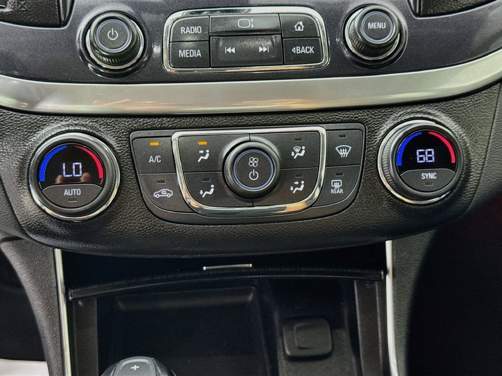 Used 2018 Chevrolet Impala LT FWD image 18