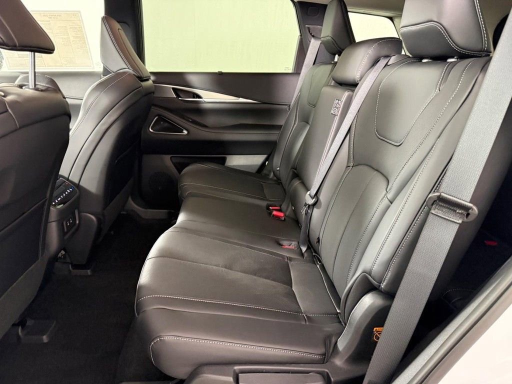 New 2026 INFINITI QX60 Luxe w/ Cargo Package image 16