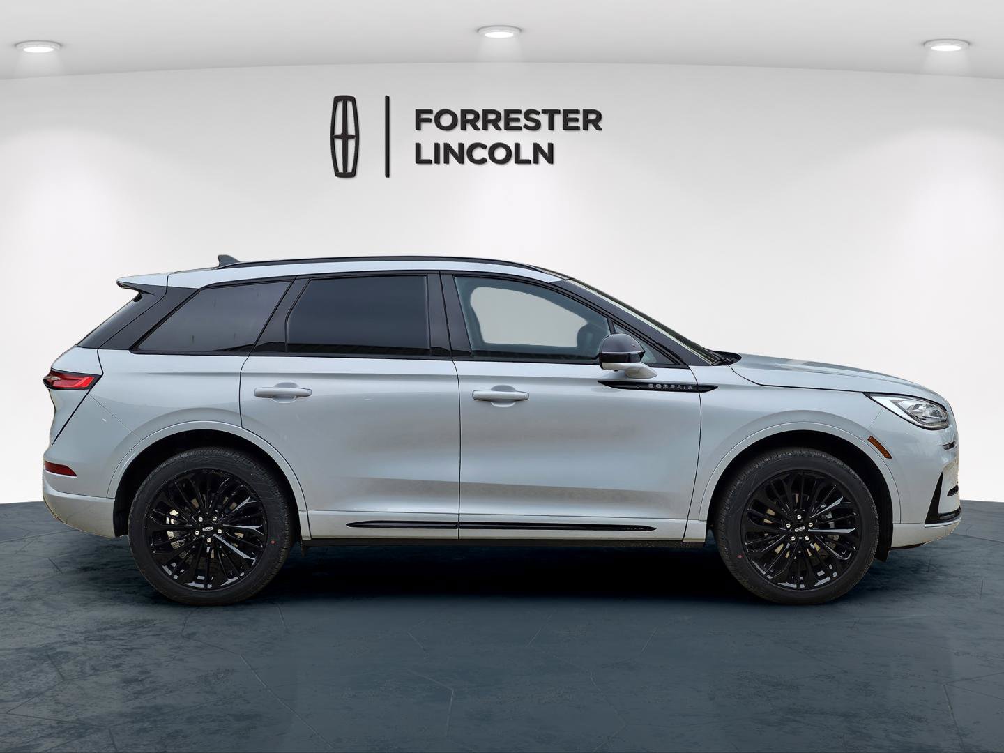 New 2026 Lincoln Corsair Reserve w/ Jet Appearance Package AWD/4WD image 2