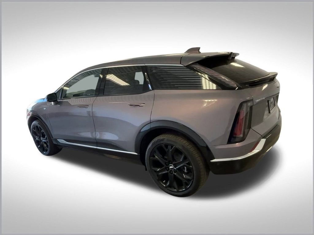 New 2025 Cadillac Optiq Luxury 1 w/ LPO, ONYX Package image 8