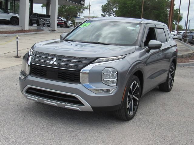 Used 2023 Mitsubishi Outlander SE image 9