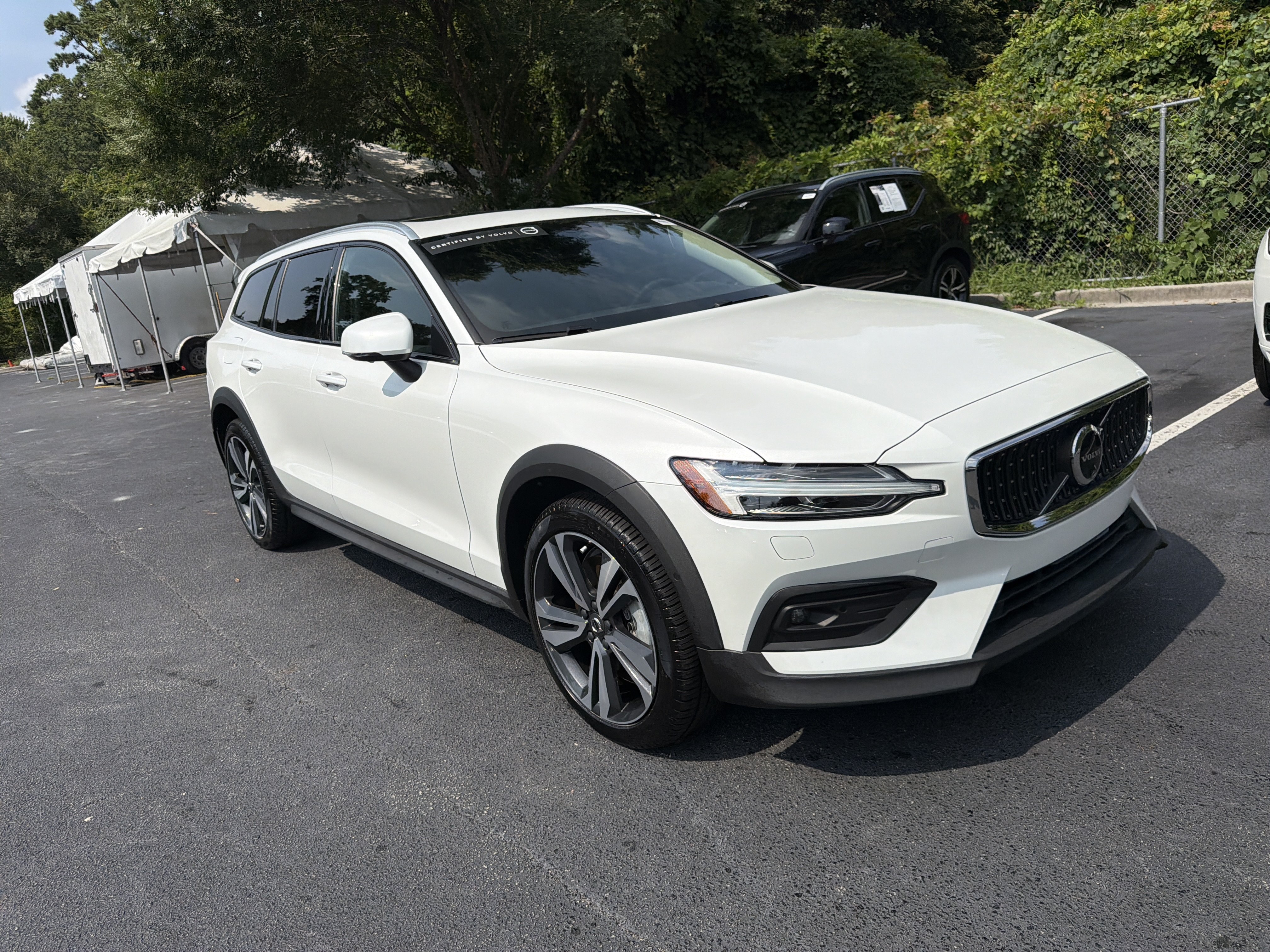 Certified 2024 Volvo V60 B5 Cross Country Plus w/ Protection Package Premier