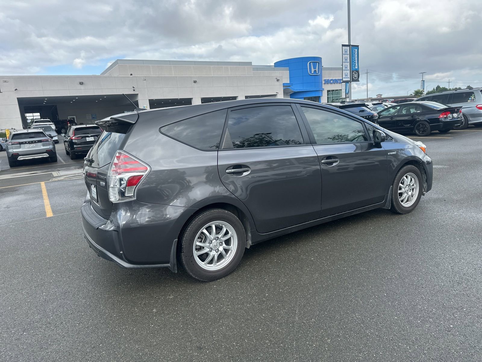 Used 2015 Toyota Prius V Four FWD image 3