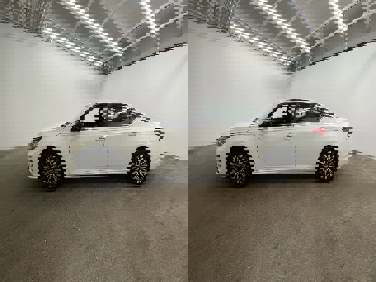 Used 2025 Nissan Altima 2.5 SV image 3