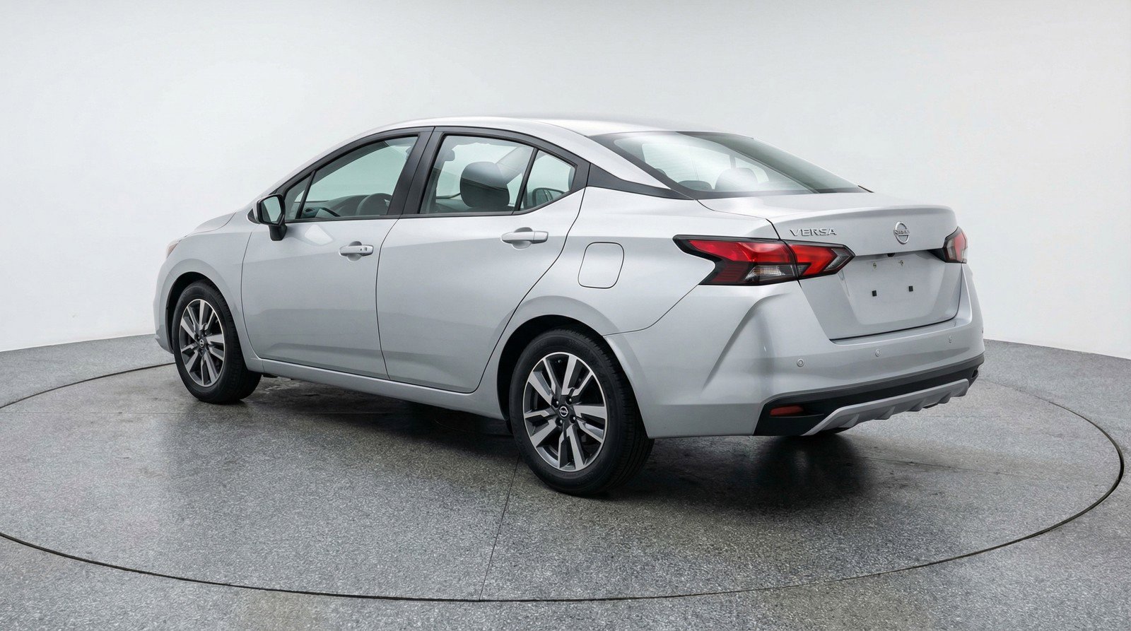 Used 2025 Nissan Versa SV image 6