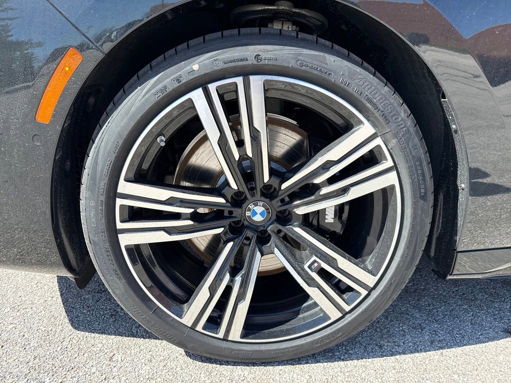 New 2026 BMW 760i xDrive w/ Executive Package image 9
