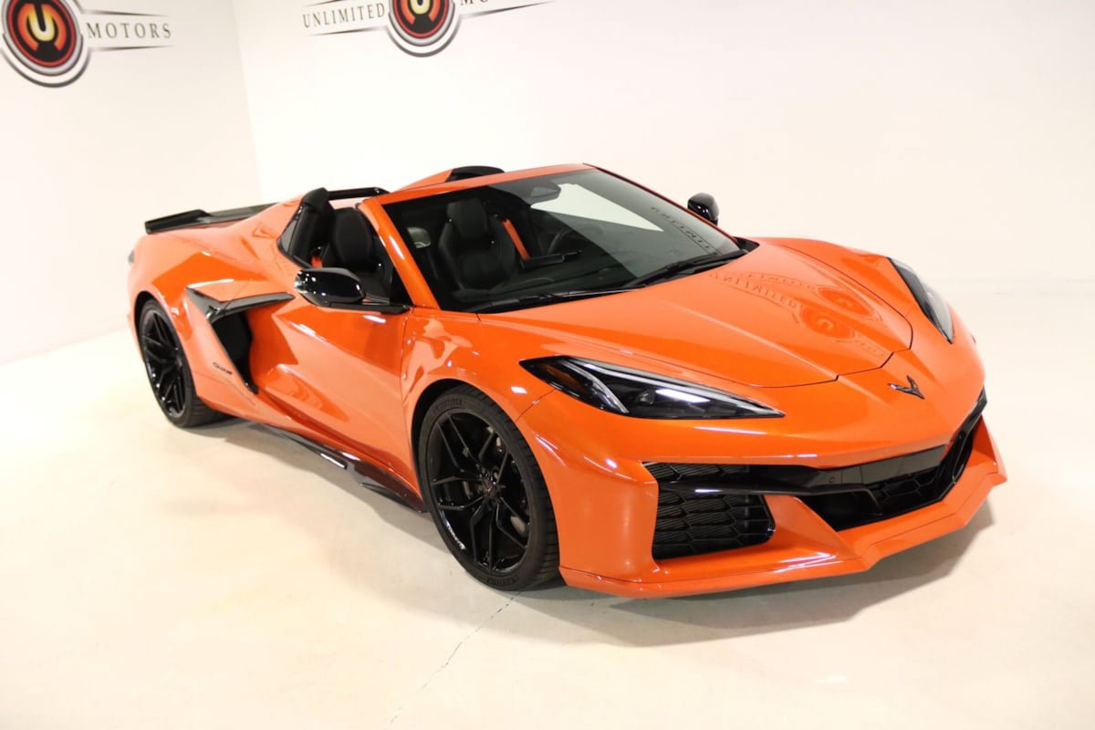 Used 2025 Chevrolet Corvette Z06 RWD image 28