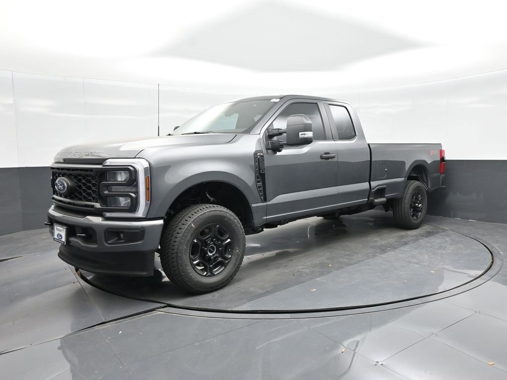 New 2025 Ford F250 XLT w/ FX4 Off-Road Package