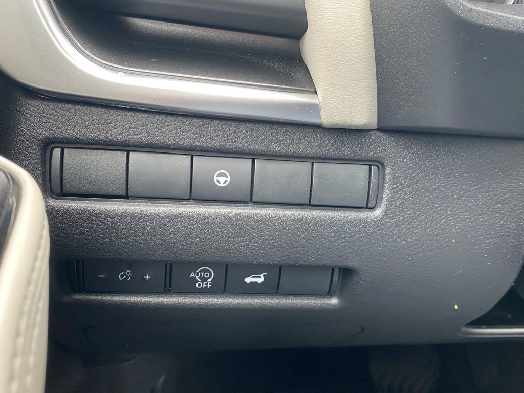 Used 2024 Nissan Rogue SV image 22