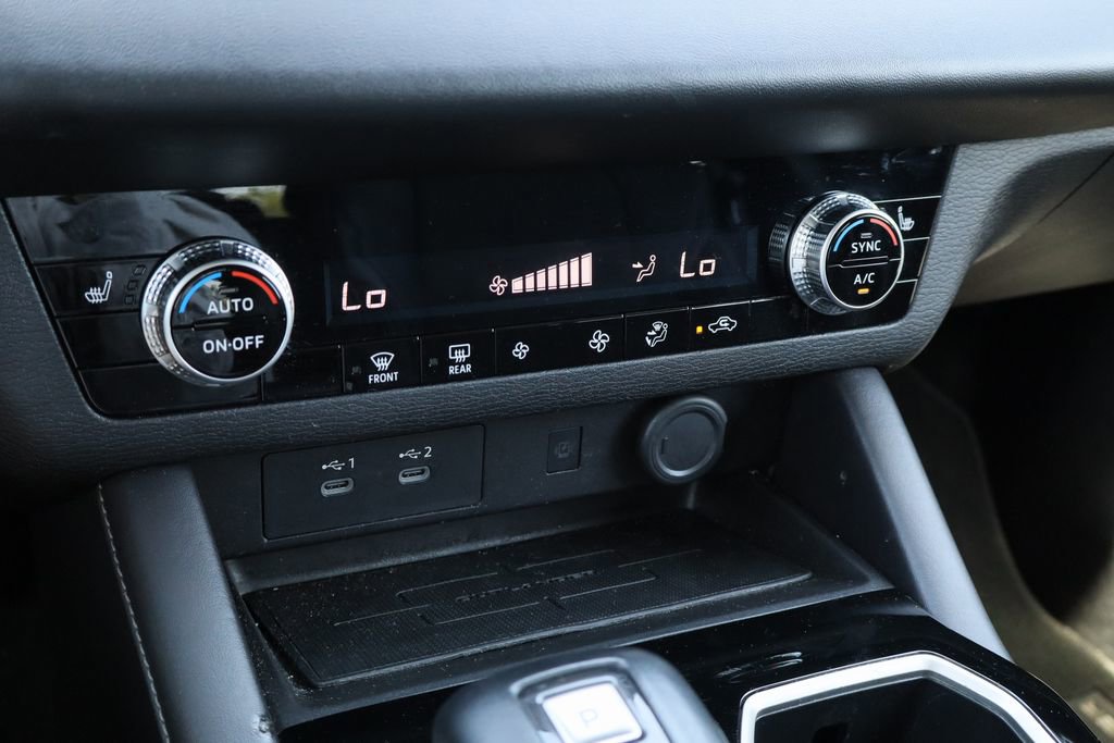 Used 2025 Mitsubishi Outlander SE FWD image 17