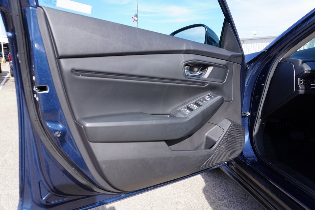 Used 2023 Honda Accord EX image 9