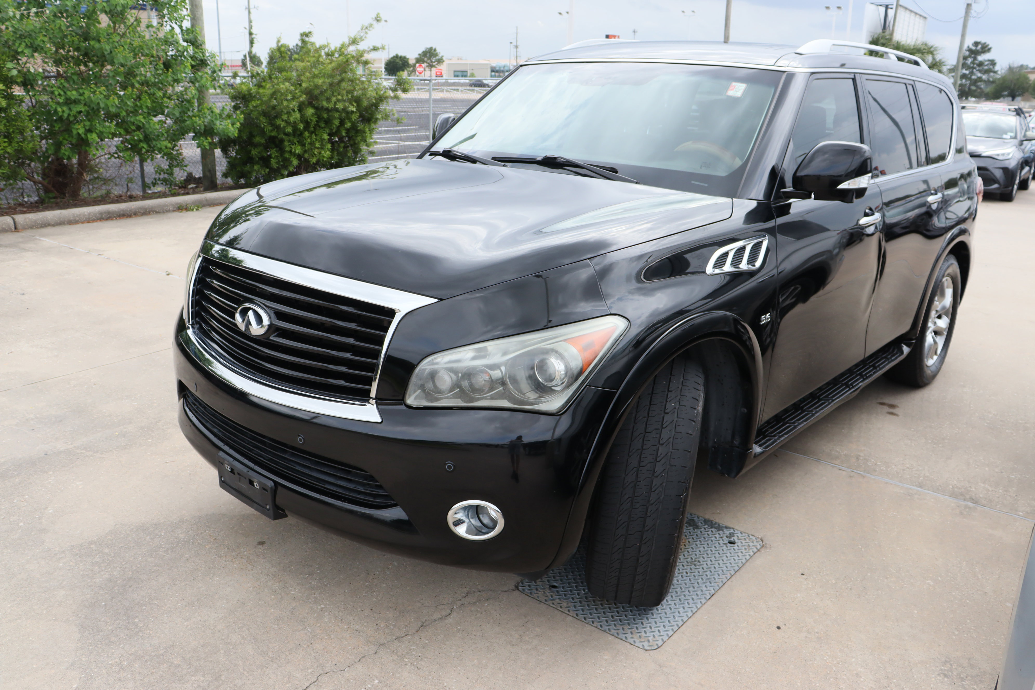 Used 2014 INFINITI QX80 2WD w/ Theater Package image 6