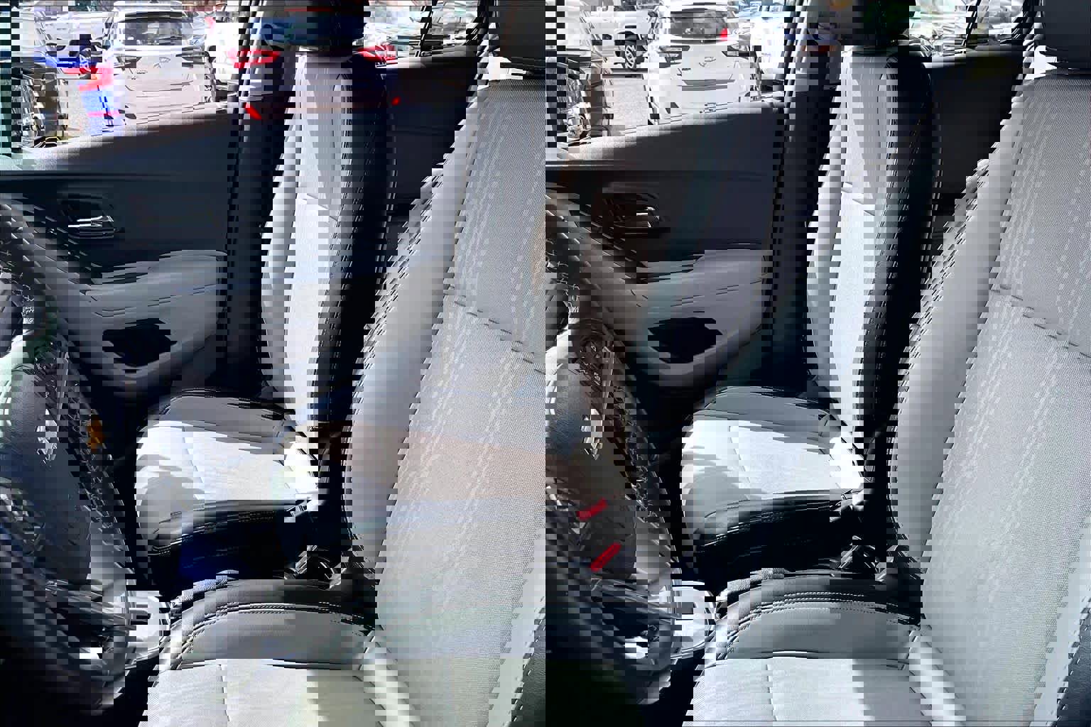 Used 2016 Chevrolet Trax LT w/ LT Convenience Package image 8