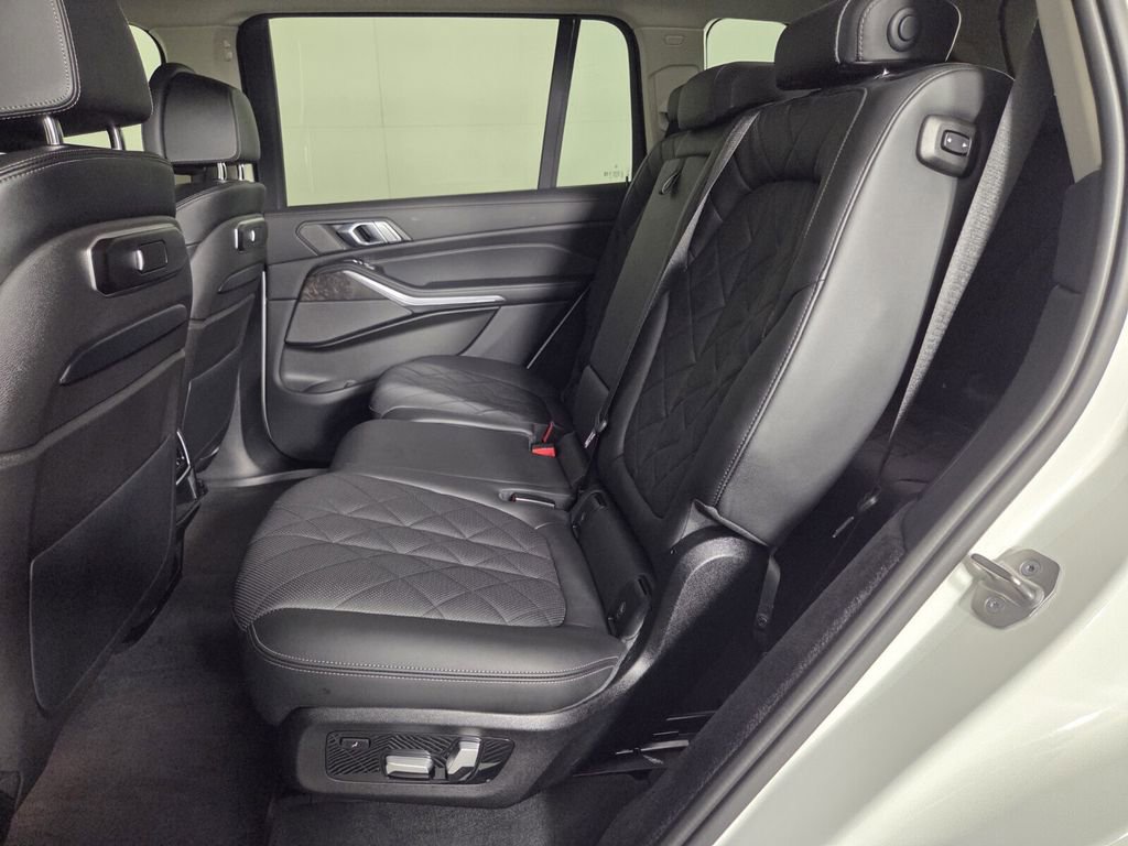 Used 2023 BMW X7 xDrive40i w/ Premium Package image 26