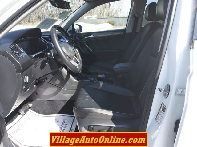 Used 2022 Volkswagen Tiguan SE AWD/4WD image 15