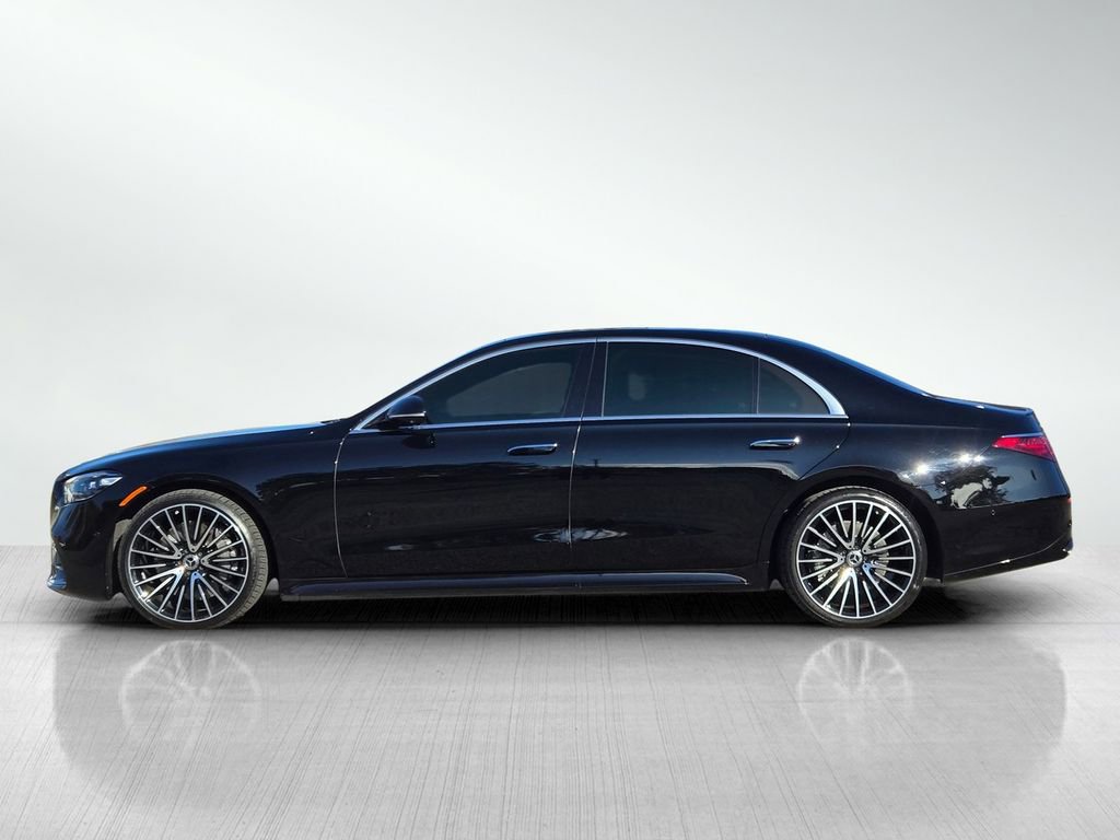 Used 2022 Mercedes-Benz S 580 4MATIC Sedan w/ AMG Line Package image 7