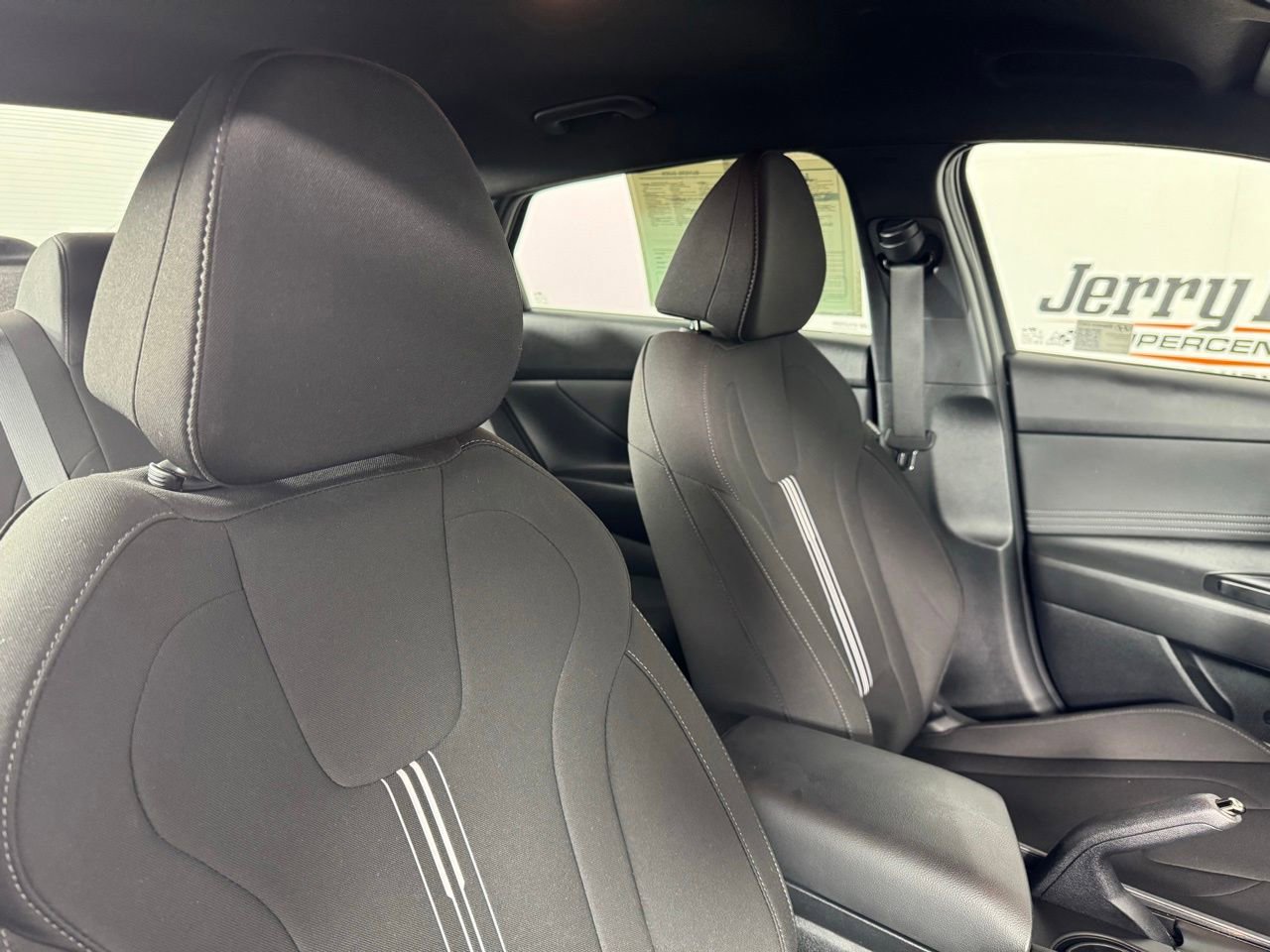 Used 2025 Hyundai Elantra Sport image 29