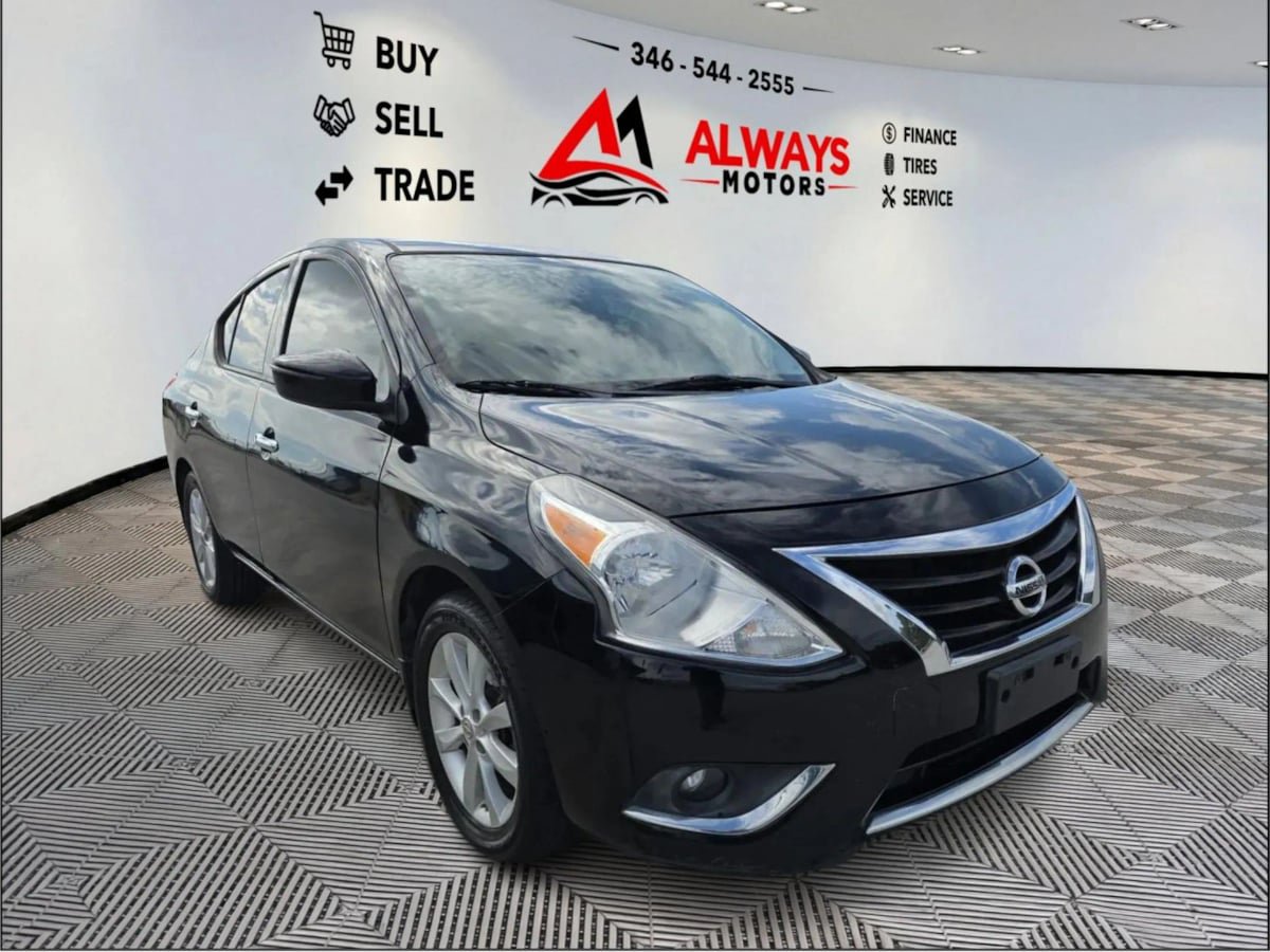 Used 2015 Nissan Versa w/ SL Tech Package FWD image 27