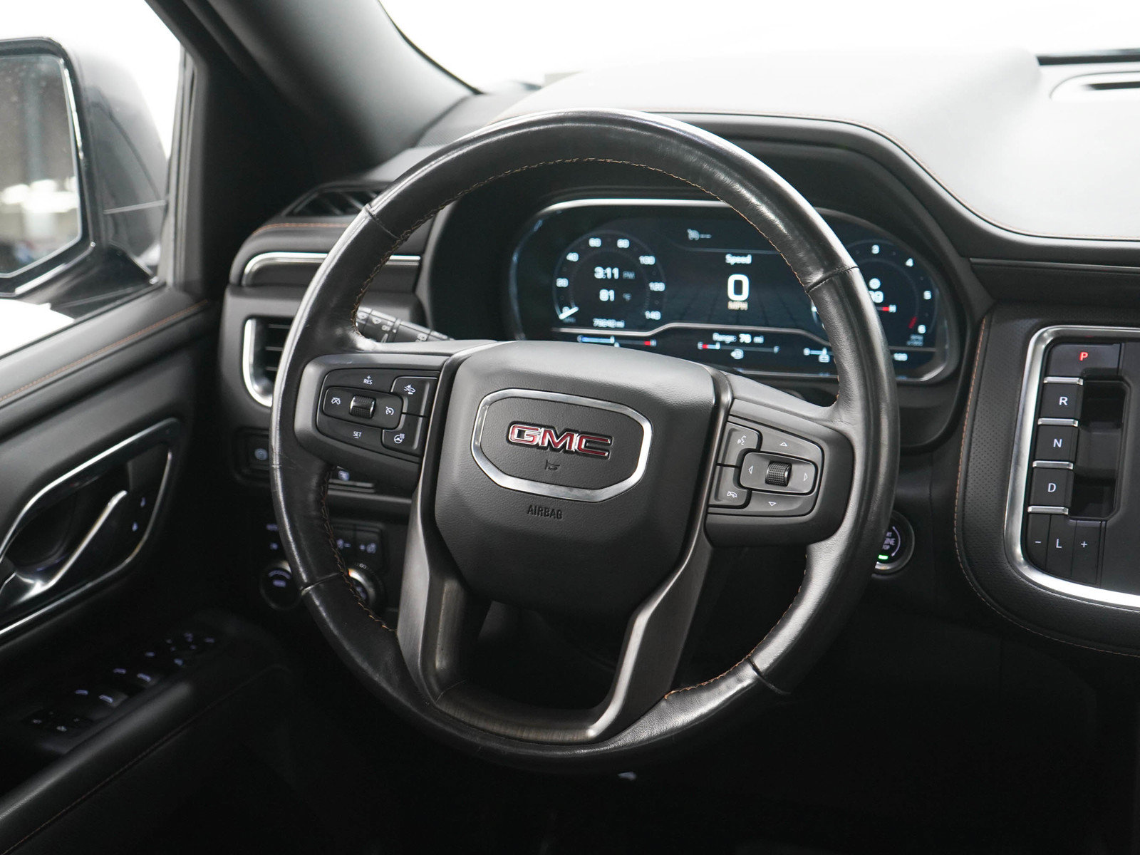 Used 2022 GMC Yukon AT4 w/ AT4 Premium Package AWD/4WD image 18
