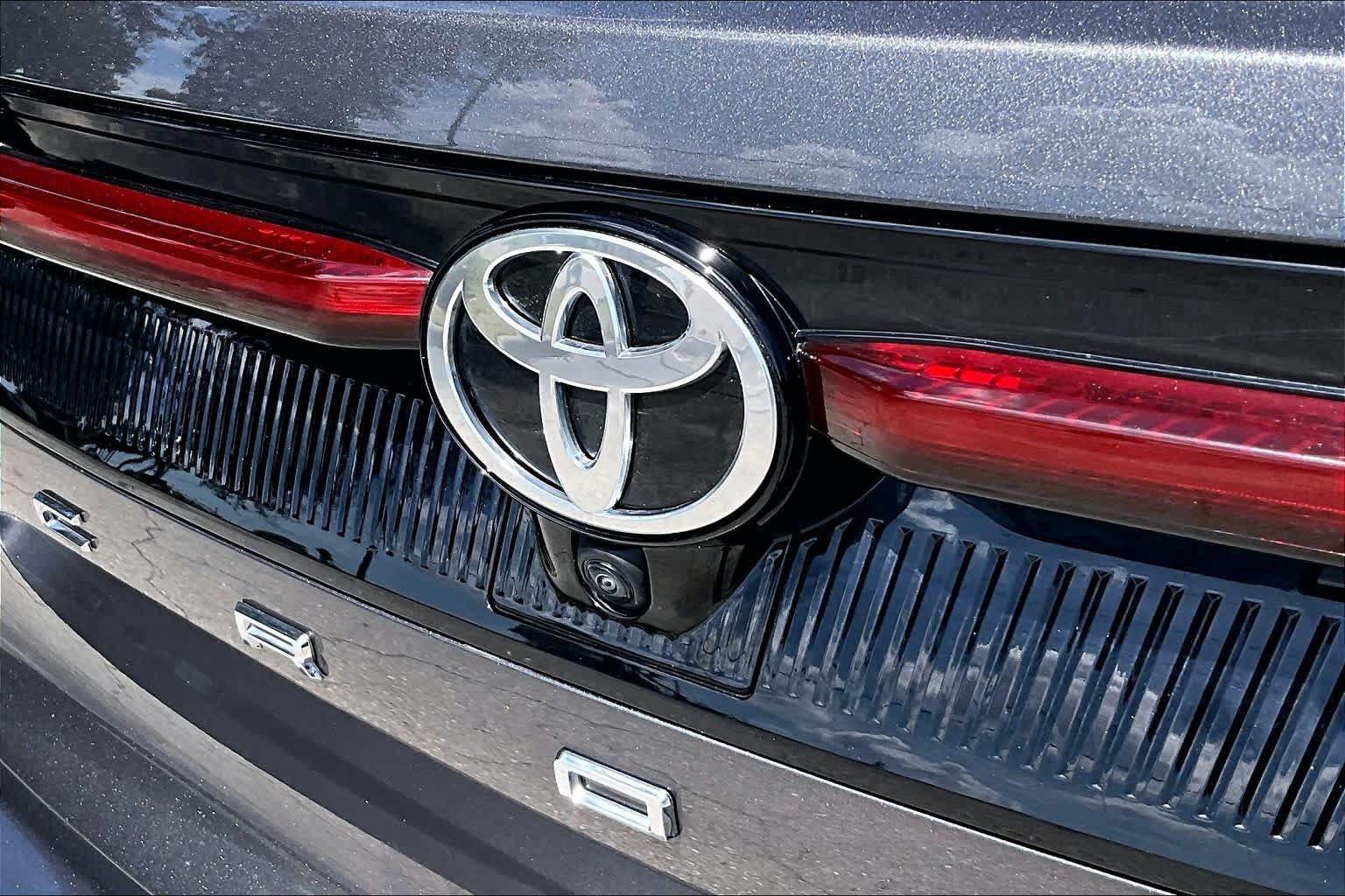 Used 2023 Toyota Crown AWD/4WD image 31