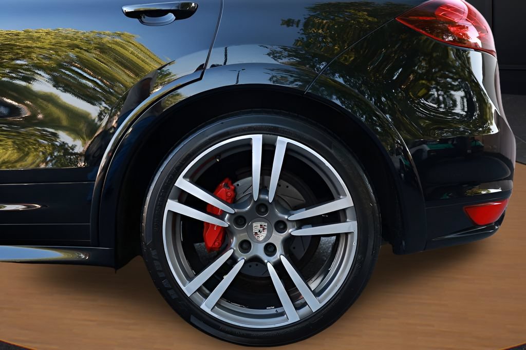 Used 2013 Porsche Cayenne GTS AWD/4WD image 7