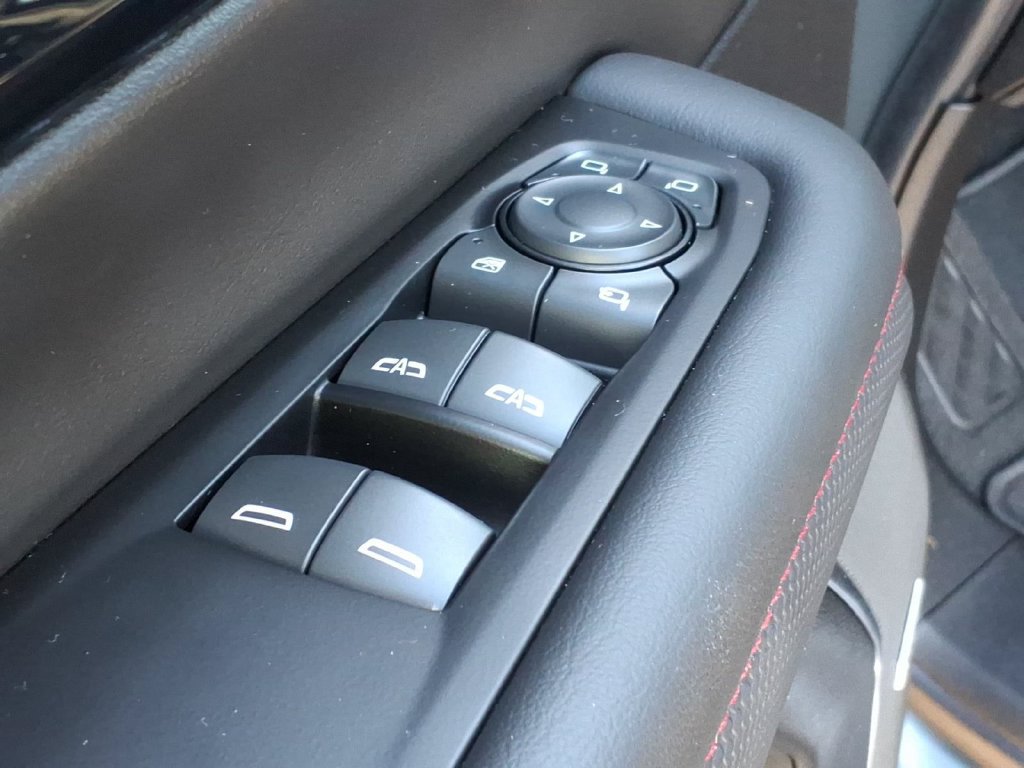 Used 2025 Chevrolet Tahoe RST w/ Comfort Package AWD/4WD image 13