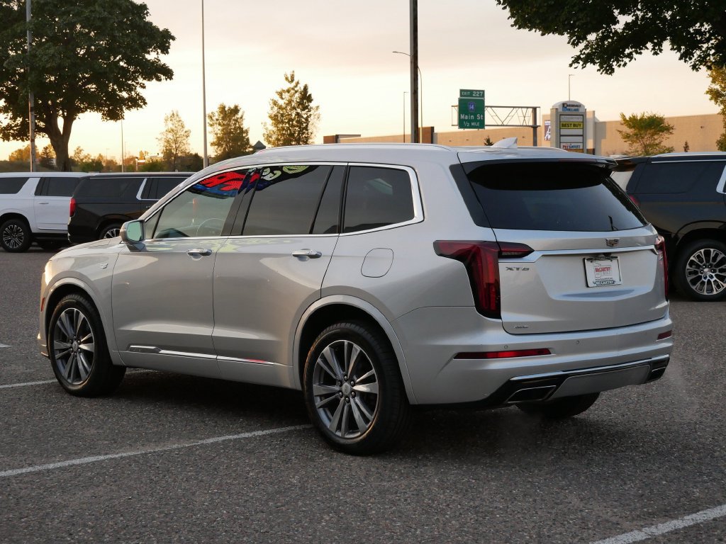 Used 2020 Cadillac XT6 Premium Luxury w/ LPO, Floor Liner Package AWD/4WD image 7
