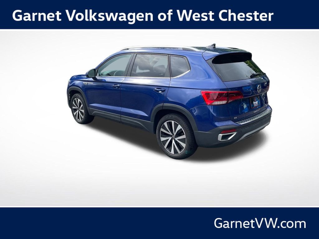 Used 2023 Volkswagen Taos SE w/ Panoramic Sunroof Package AWD/4WD image 3