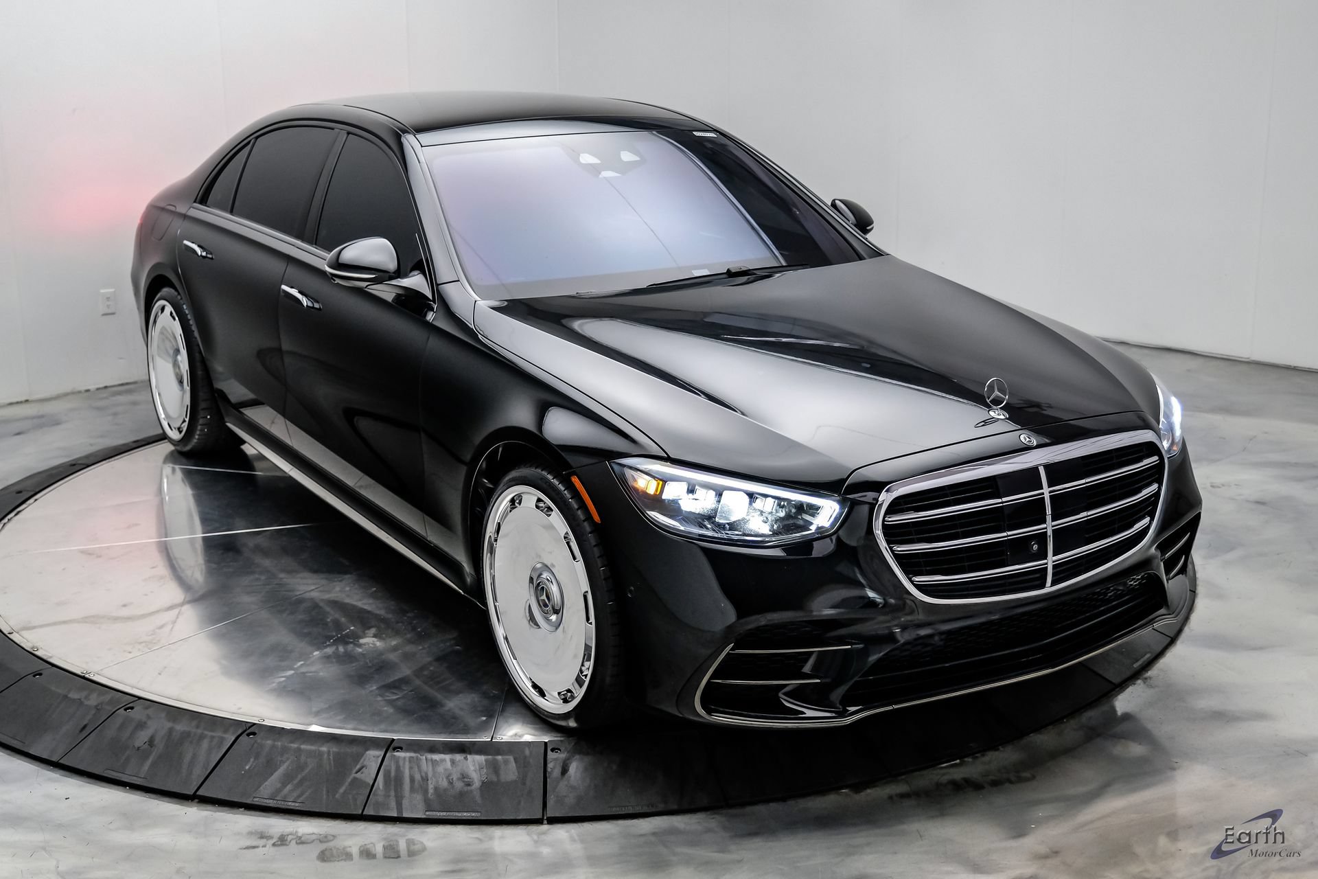 Used 2024 Mercedes-Benz S 580 4MATIC Sedan w/ AMG Line image 25