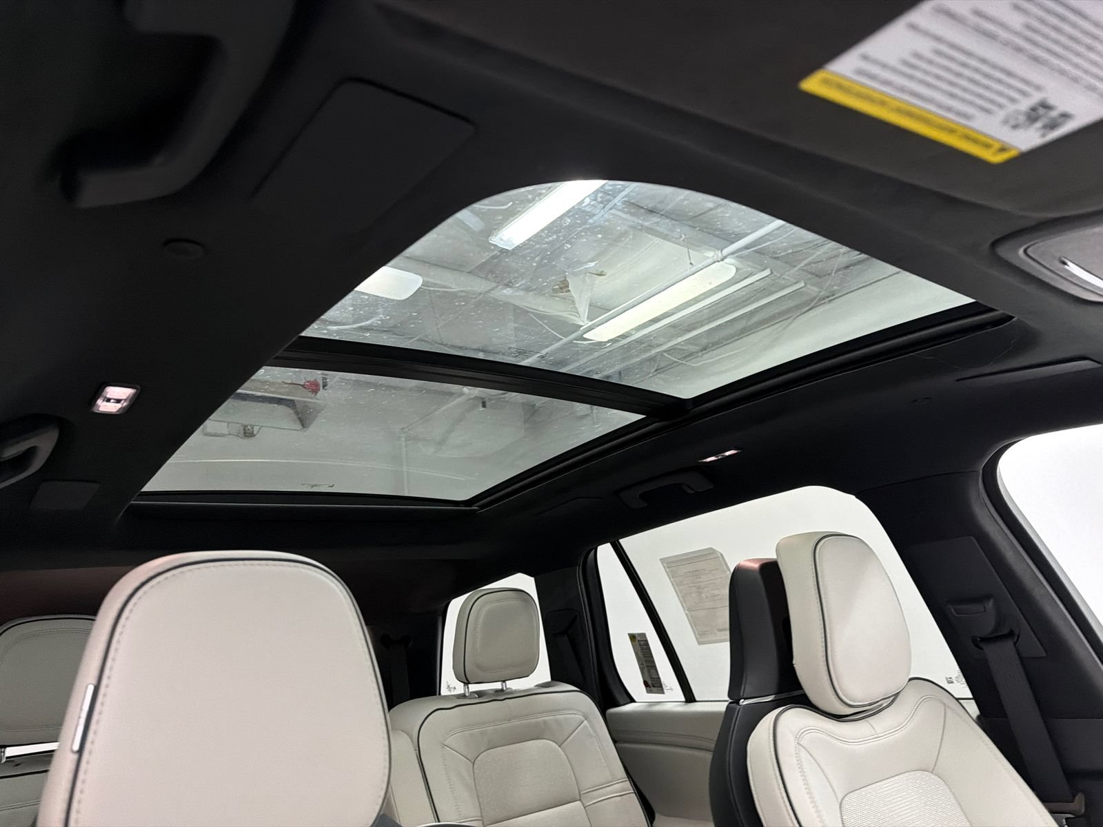New 2026 Lincoln Aviator Black Label w/ Dynamic Handling Package AWD/4WD image 13
