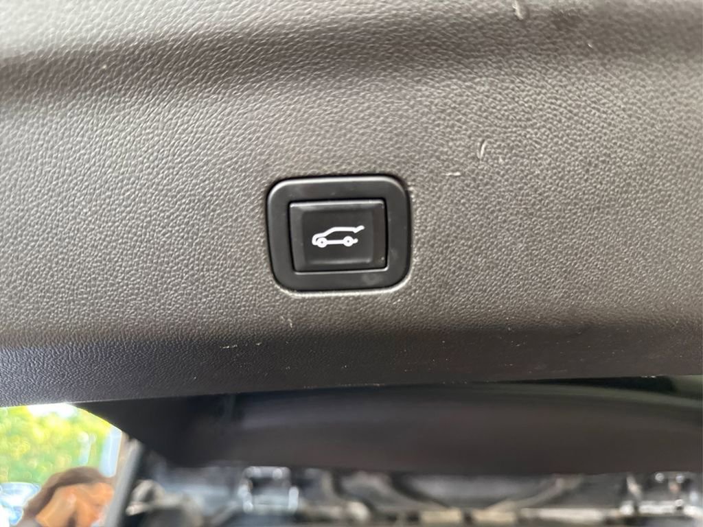 Used 2021 Chevrolet Tahoe LT image 21