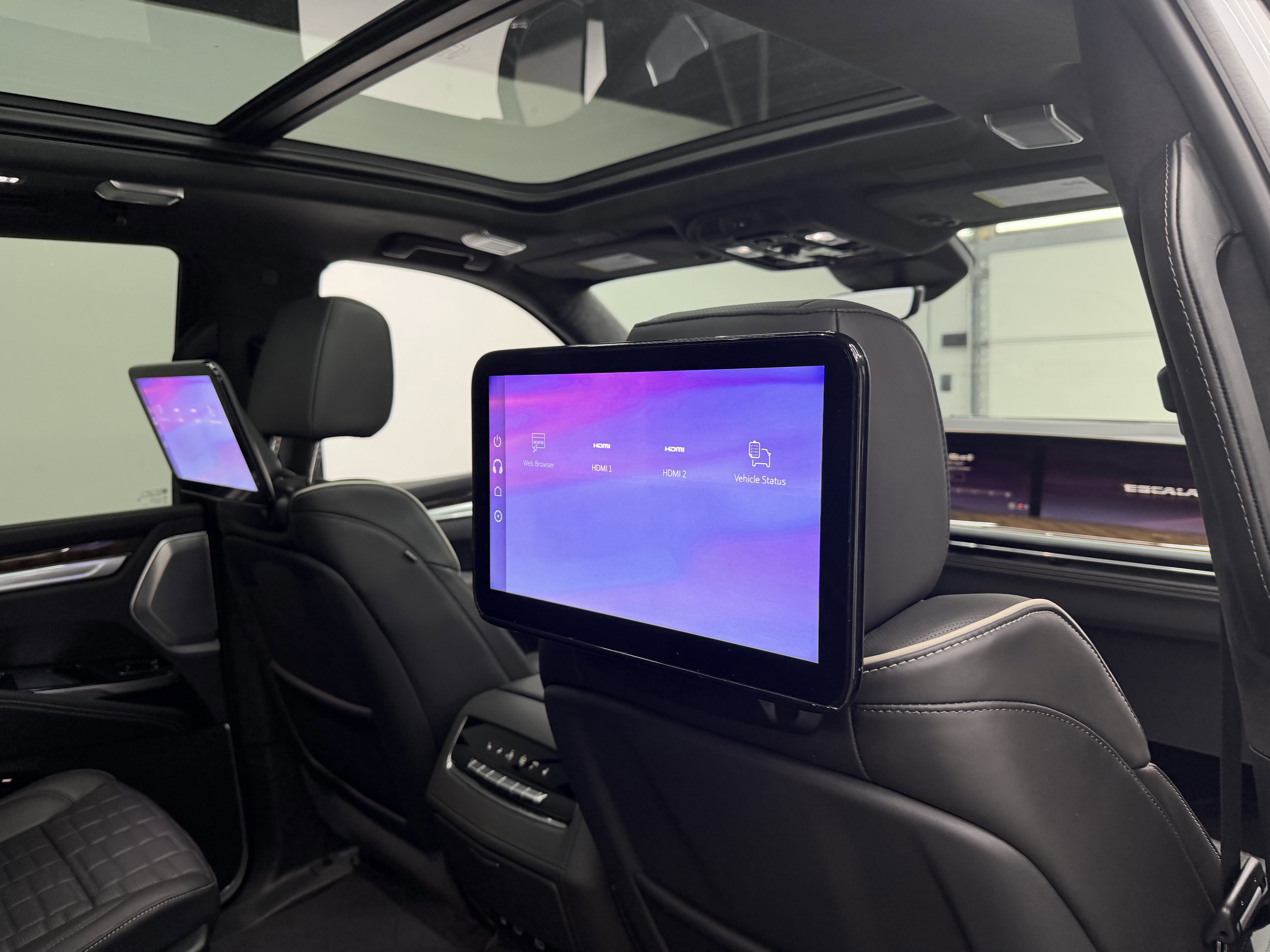 Used 2025 Cadillac Escalade Sport Platinum w/ LPO, ONYX Package image 6