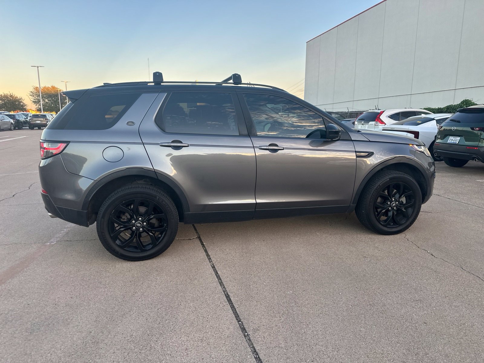 Used 2017 Land Rover Discovery Sport HSE AWD/4WD image 9